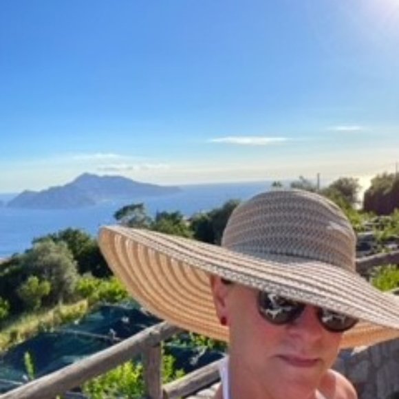 Meet your Posher, Feel Good Buys! - Picture 3 of 14